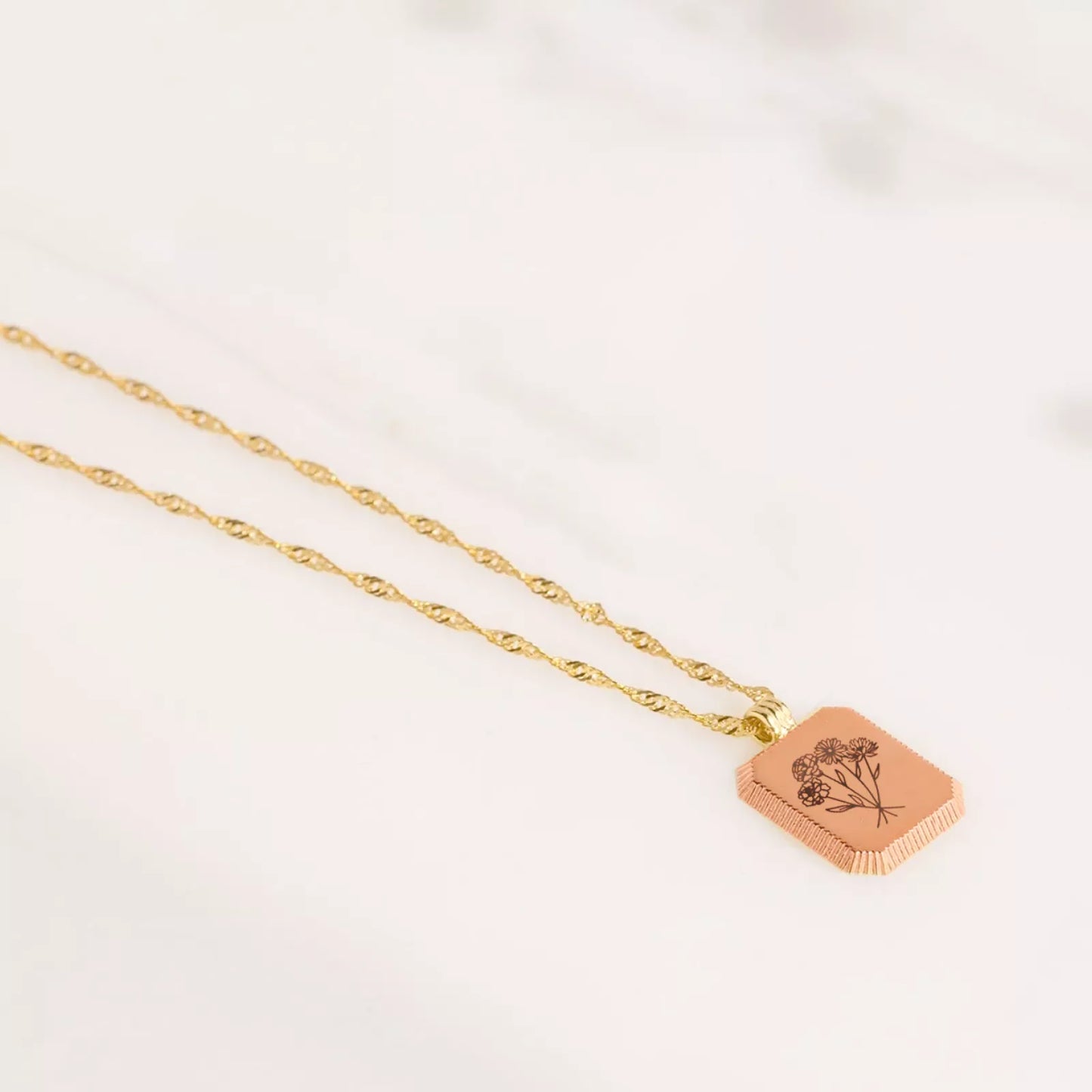 Square pendant pack
