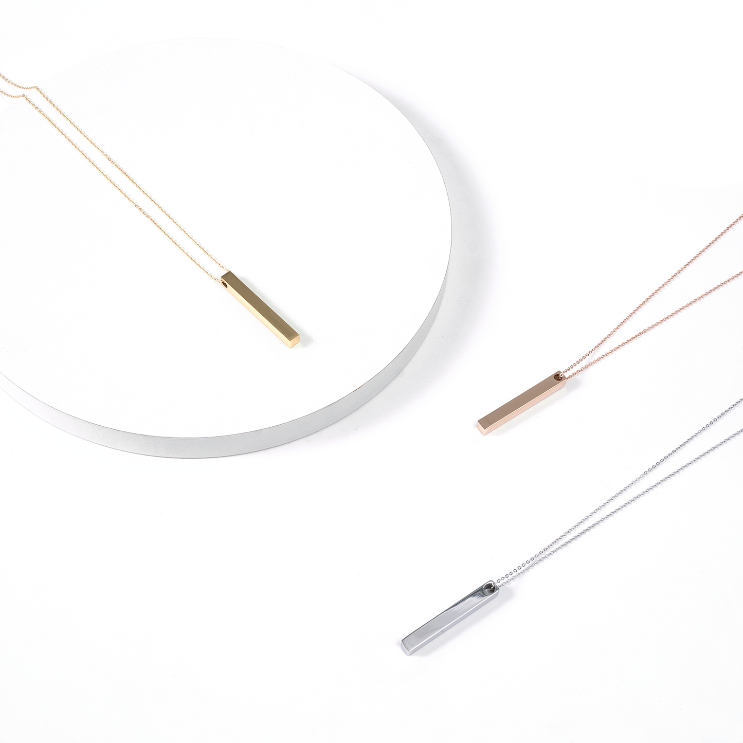 Vertical bar necklace, engraved