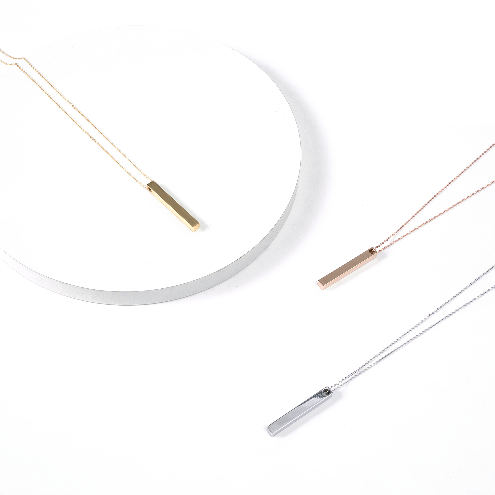 Vertical bar necklace, engraved