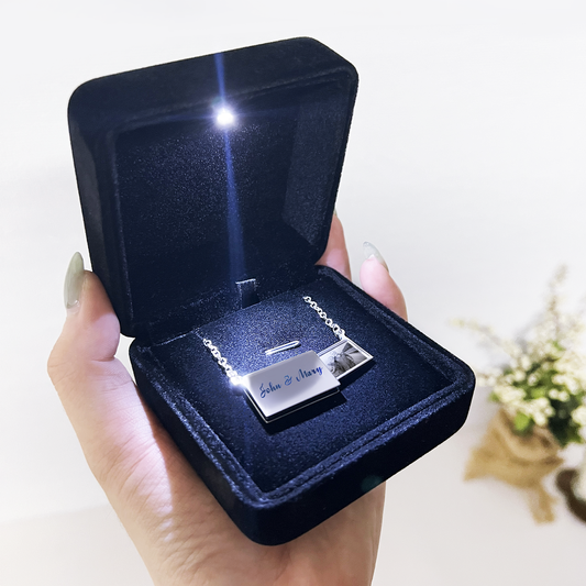 Envelope locket with pull-out message